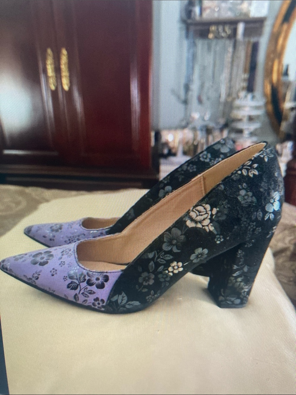Floral Two-Tone Pointed Block Heel Pumps in Black and Lavender